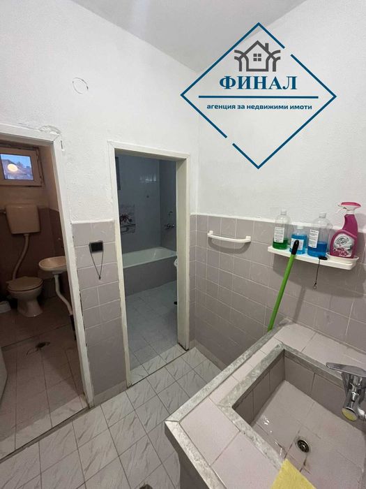 Продава се 4-стаен тухлен апартамент в гр. Велики Преслав