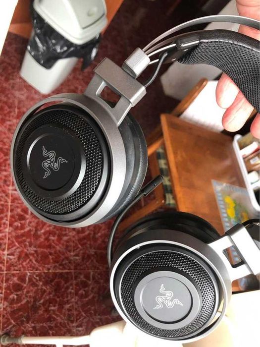 Razer NARI ULTIMATE слушалки