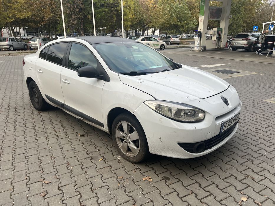 Dezmembrez renault fluence