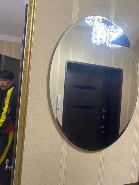 Унитаз раковина зеркала мебель для ванной