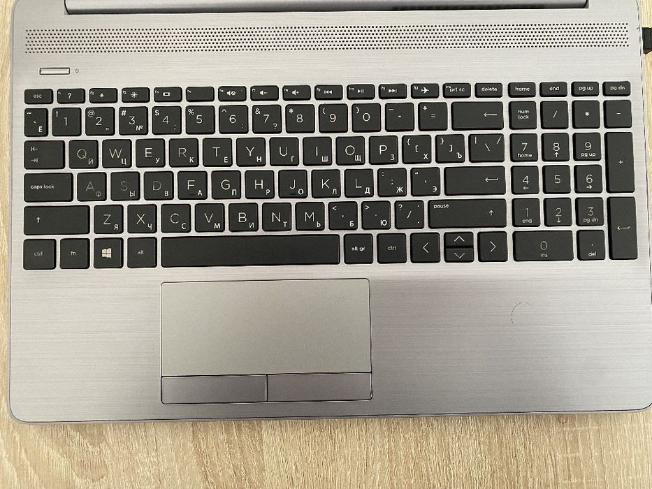 HP CORE i5 256 GB  SSD