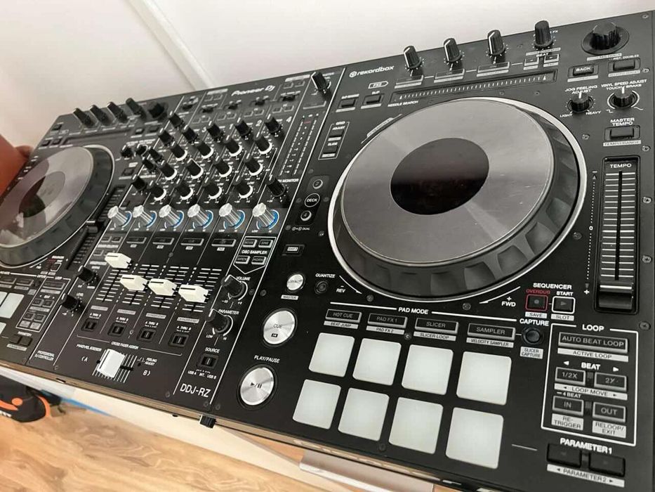 Pioneer DDJ RZ + flight case Flyht Pro