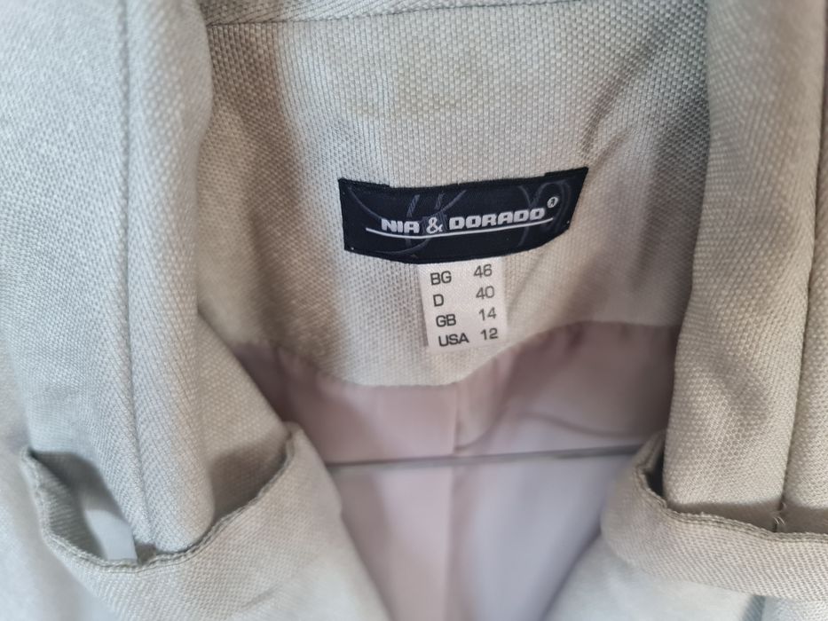 Две женски сака по 15лв