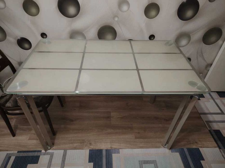 Стол кухонный стеклянный