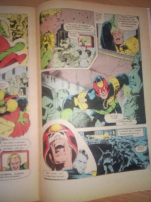 Lot 3 albume de benzi desenate JUDGE DREDD - limba franceza