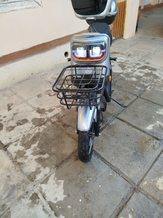 Электро скутер сотилади холати супер   права номер шарт эмас жавоб