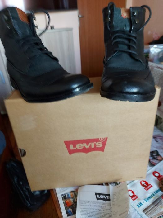 Оригинални обувки Levis