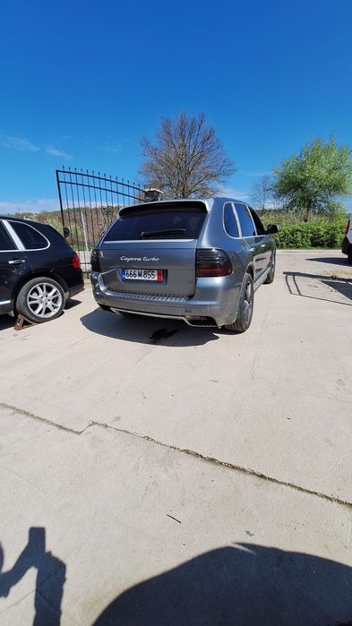 Porsche Cayenne Turbo V8,450 к.с. ,10 броя на части