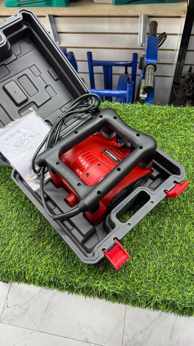 Машина для снятия старой краски и шпаклевки. Рубанок для подготовки