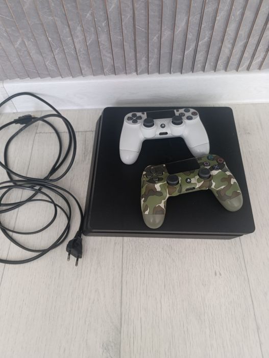 Playstation 4 Slim / Плестейшен 4 слим
