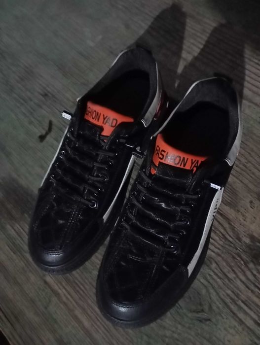 Крутые кроссовки 43 р. новые