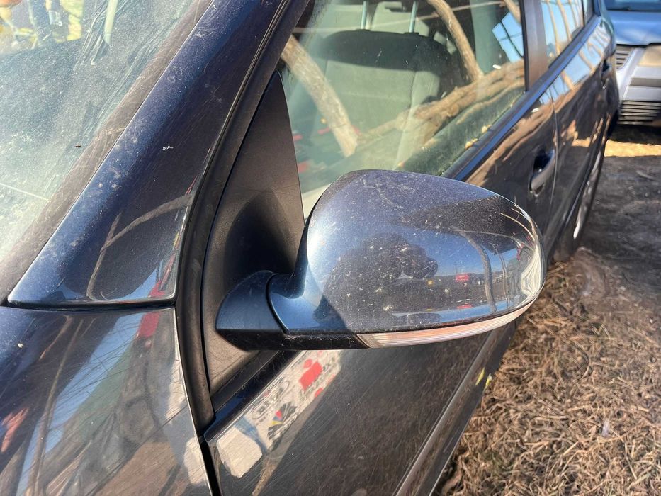 Oglinda stanga Volkswagen Golf 5 1.6 FSI BLF 2006