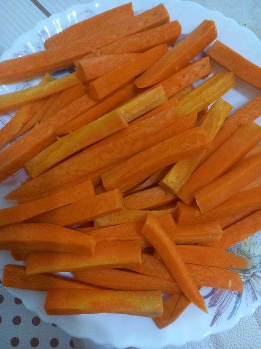 Тугралган сабзи ва тозаланган