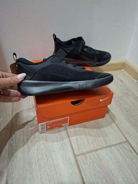 Детски обувки NIKE, номер 35
