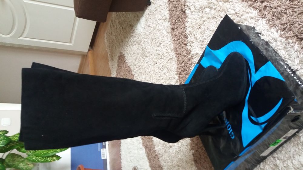 Сапоги зим-ие из натур замш,ев-рка цигейка, размер 40. Цена 34 000т.