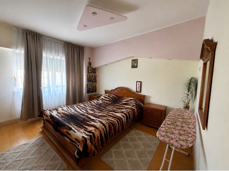 Proprietar PF vand apartament cu 4 in camere, situat in zona Arena Mall.