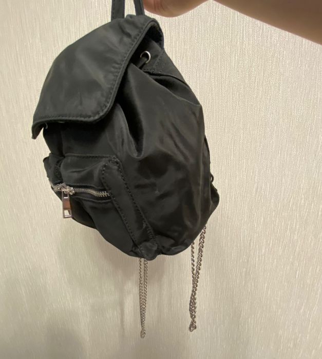 Маленький черный рюкзак