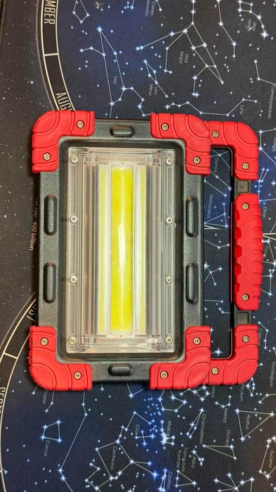 Прожектор LED с кабел за зареждане