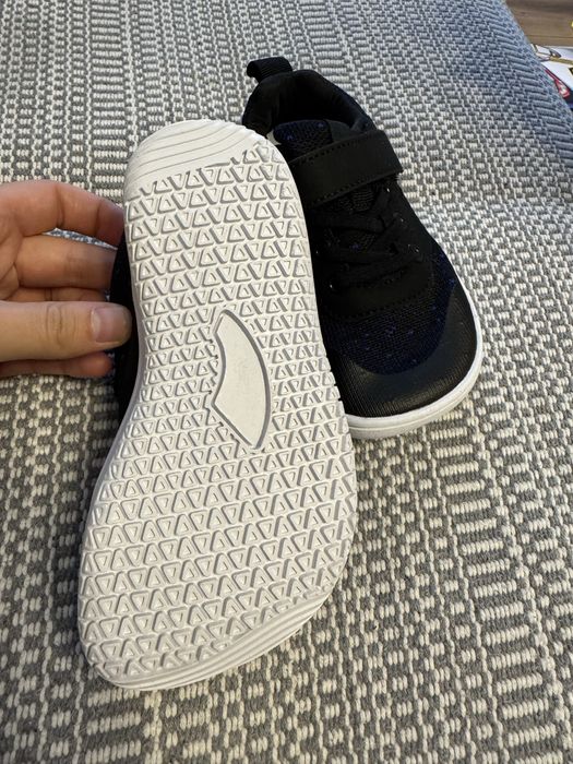 Продам босоногие кроссовки