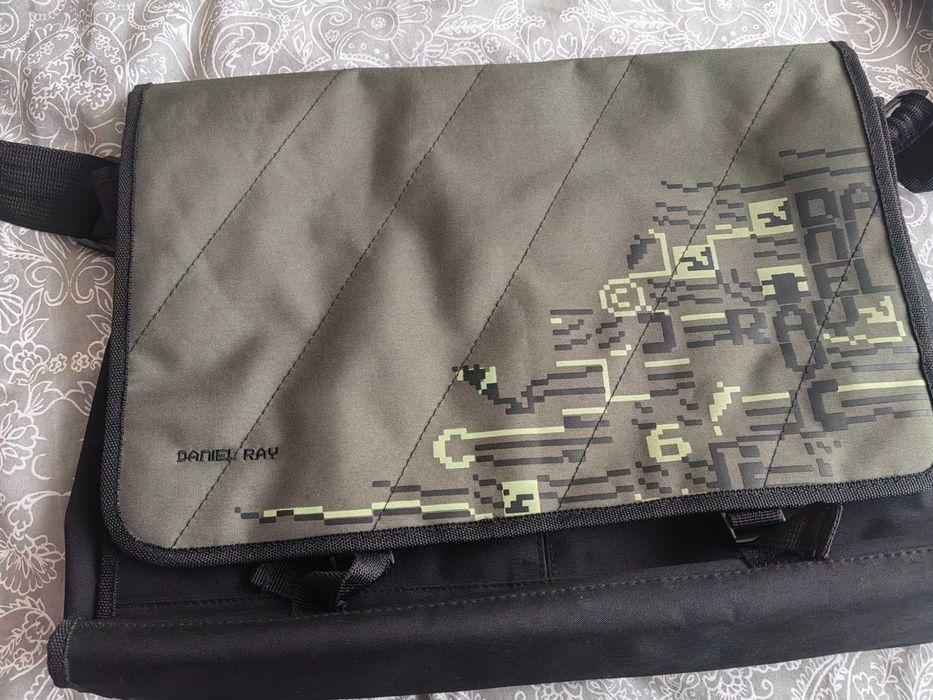 Оригинална чанта Daniel Ray