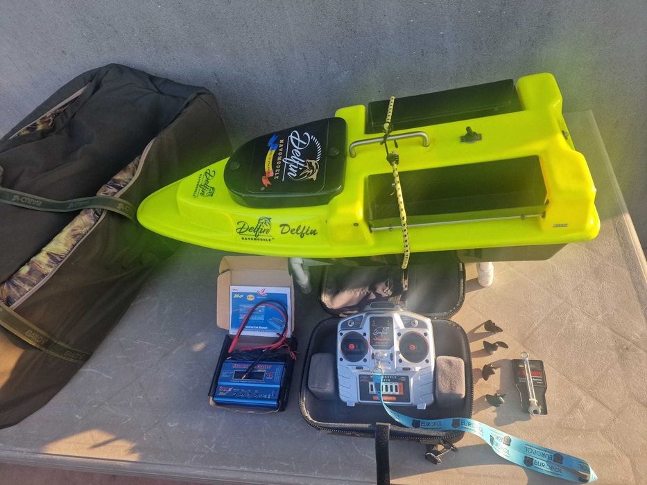 NAVOMODEL DE VITEZA / Barcuta de pescuit, 4s, motor brushless