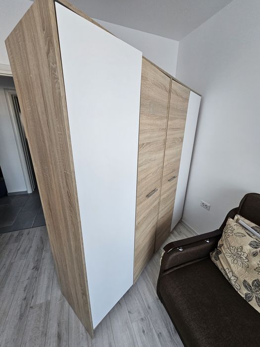 Vând dulap dormitor