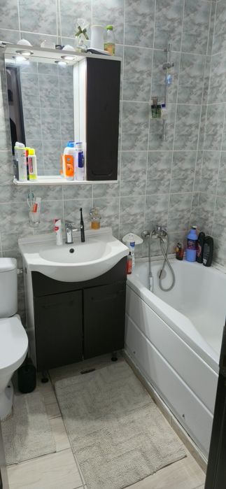 Vand apartament 2 camere