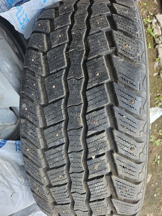 Продам комплект зимней резины