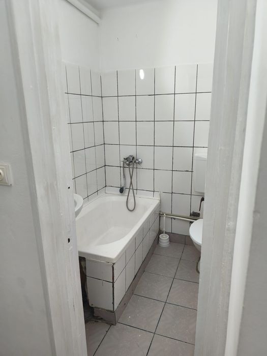 GARSONIERA STR.TEIUL DOAMNEI NR 108  Facultatea Constructii 23M