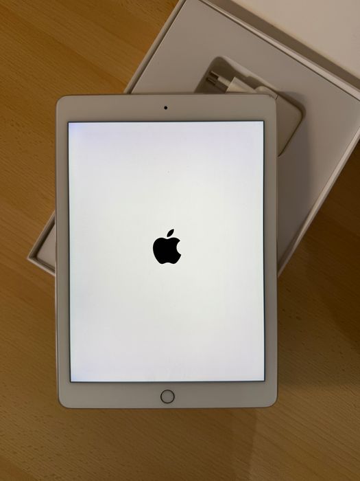 iPad Air 2, stare buna, pachet complet