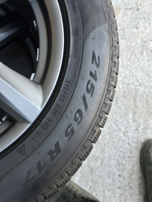 4 Броя 215/65/17 2xFalken 8,2mm 2xPirelli 6,6mm