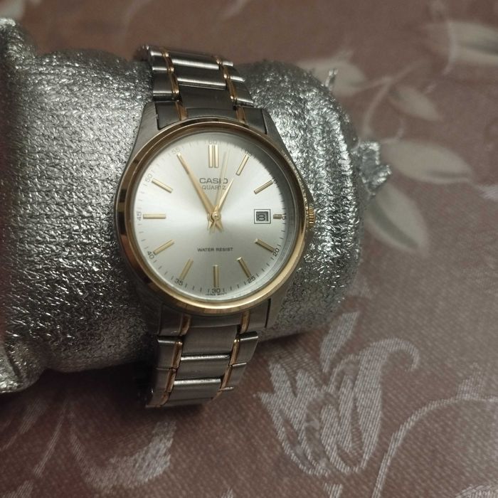 Часы Casio срочно продам