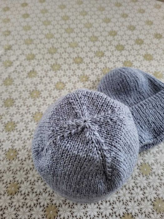 Продам вязаные шапки