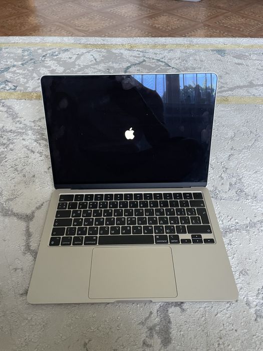 MacBook Air M2 13.6 8/512 GB