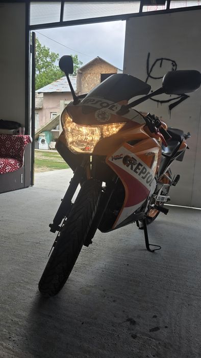 Vând honda cbr 125R