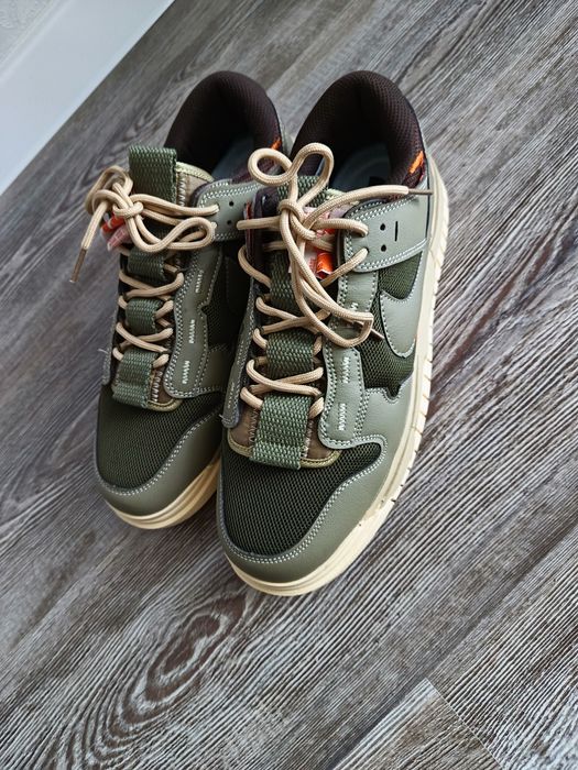 продам кроссовки