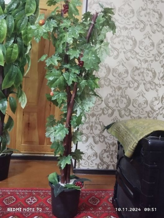 Искусственный цветы (гул)