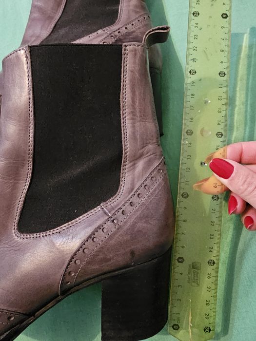 Ghete Piumi,piele naturala, stare foarte buna