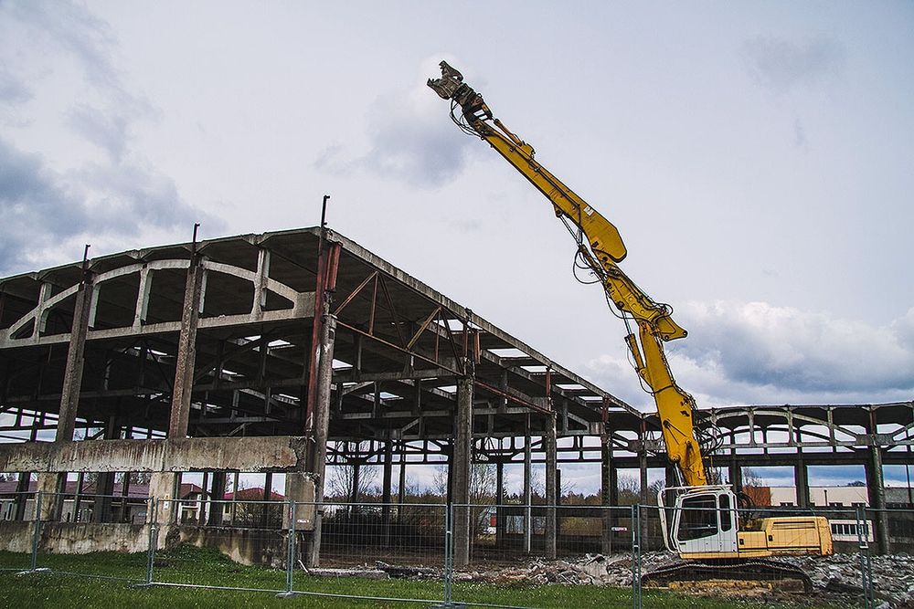 Снос и демонтаж здании и заводов любой сложности. Snos va demontaj.