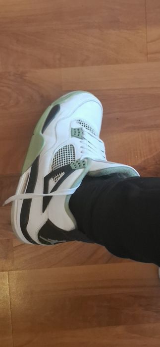Jordan 4 Seafoam  folosiți ceva ceva fără defecte