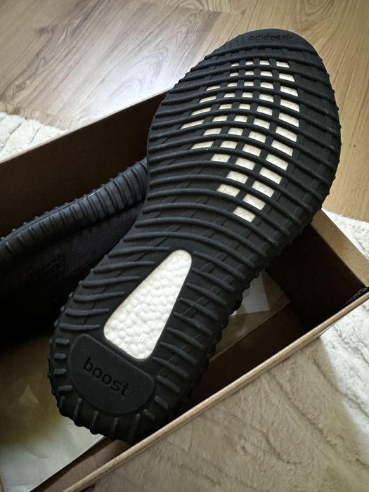 Yeezy 350 Onyx