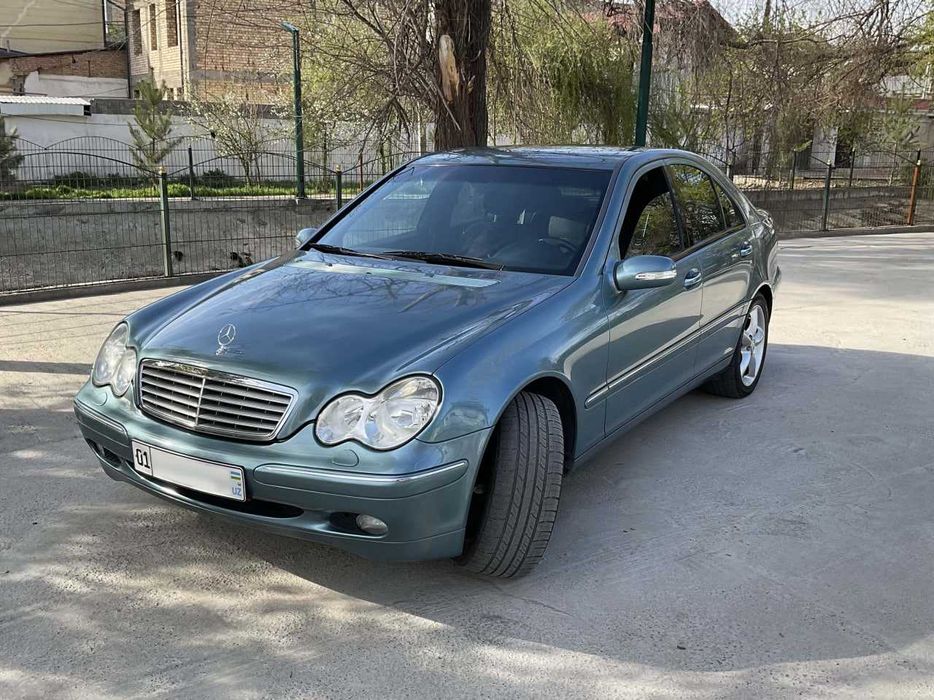 Mercedes-Benz C240 (W203), 2001 год, седан, автомат, бензин