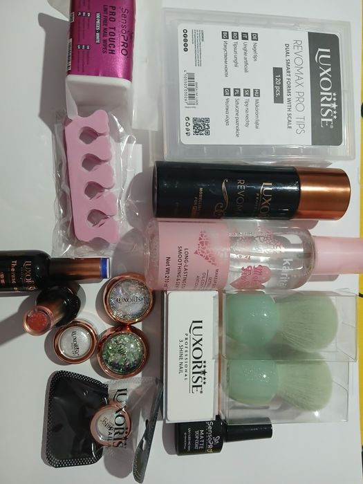 Produse unghii cu gel- 180 lei