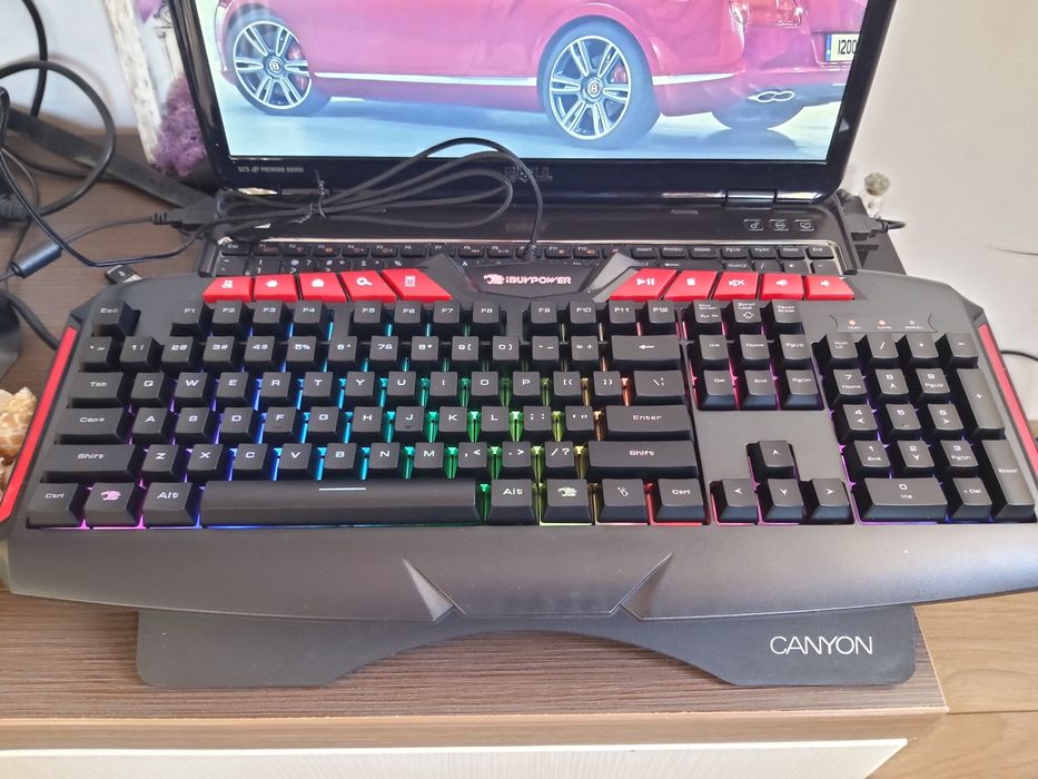 Геймърска клавиатура RGB iBUYPOWER Ares M1 – нова!