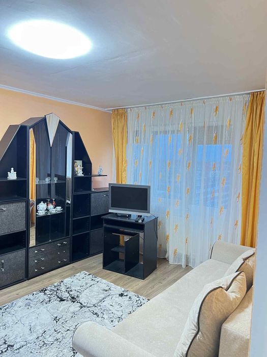 Inchiriez apartament cu 2 camere
