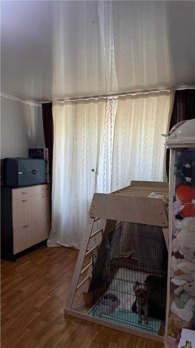 продам 2 комнатную с мебелью