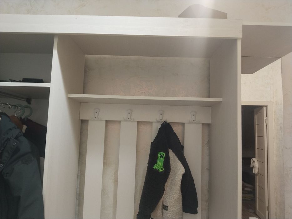 Шкаф для прихожей