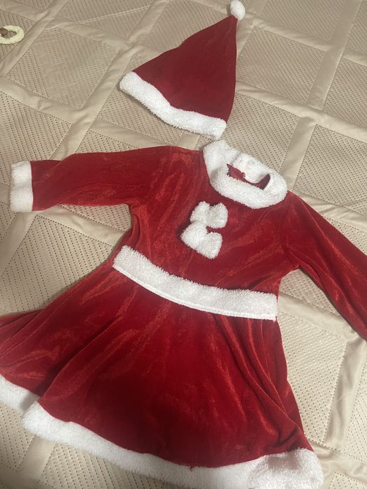 Продам для девочек костюмы