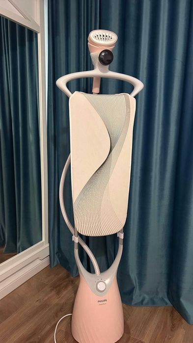 Aparat de calcat vertical cu abur Philips GC552