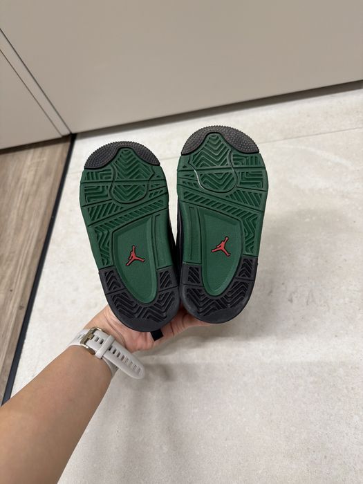 Продам детские кроссовки